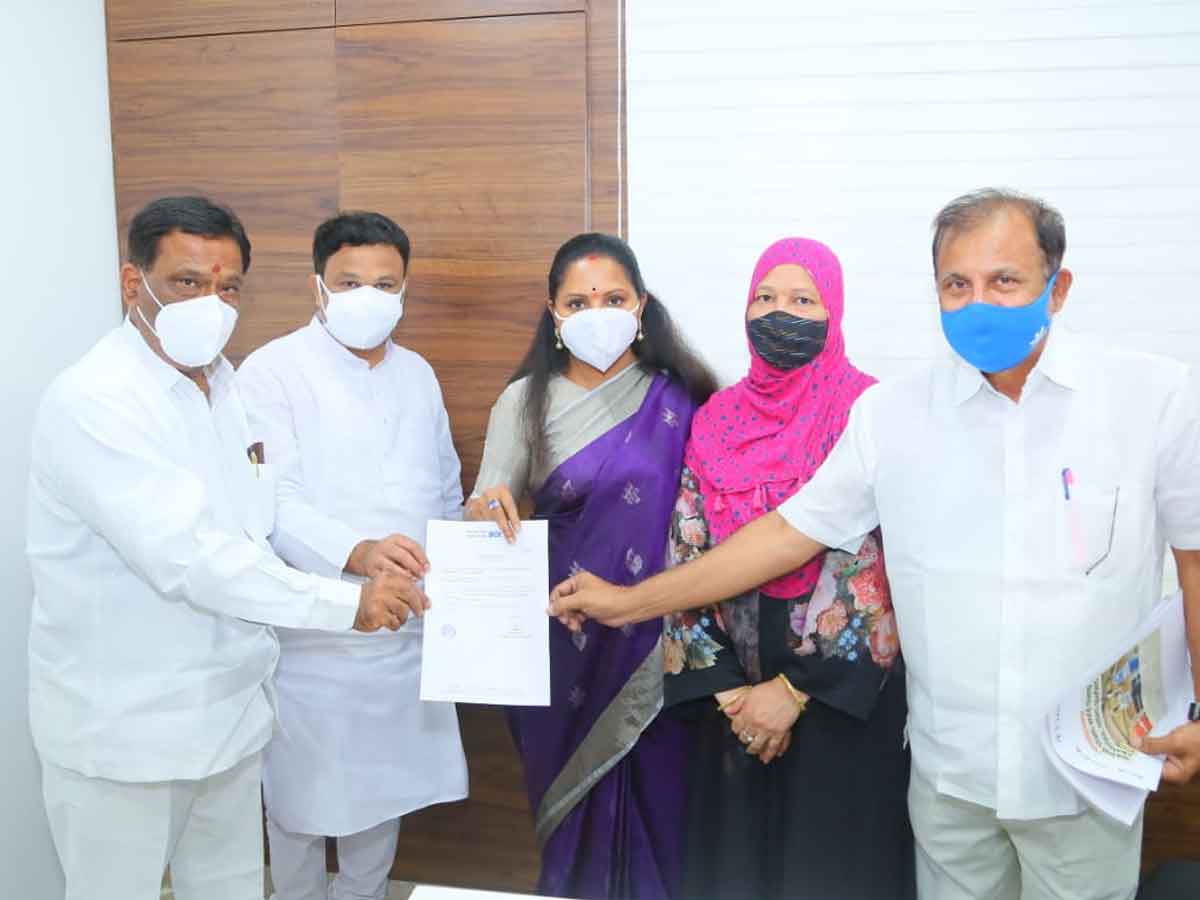 బాక్సర్ నిక్కత్ జరీన్‌ను అభినందించిన ఎమ్మెల్సీ కవిత