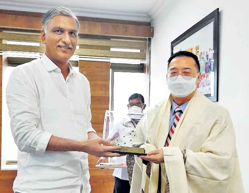 డాటా సెంటర్ల ఏర్పాటుకు సింగపూర్‌ కంపెనీలు