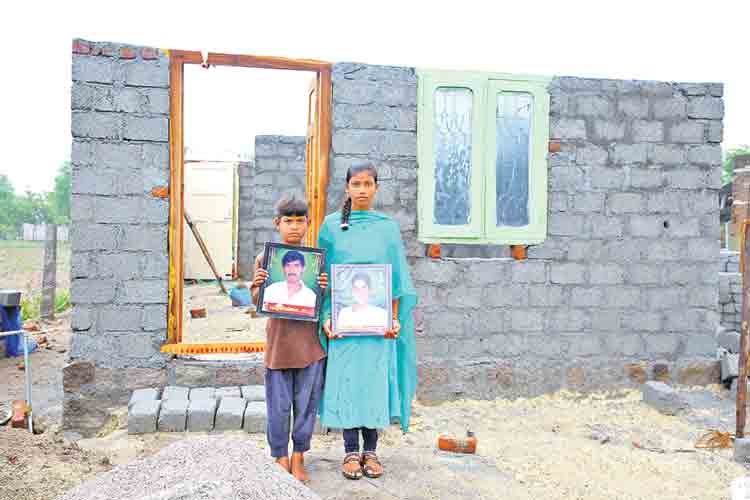 నిలువ నీడలేదు..సాయం చేయండి సారూ!