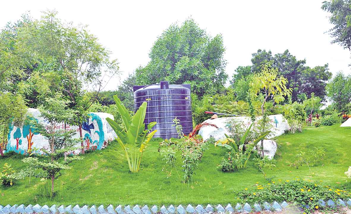 పల్లెపల్లెనా ప్రగతి చిగురించె