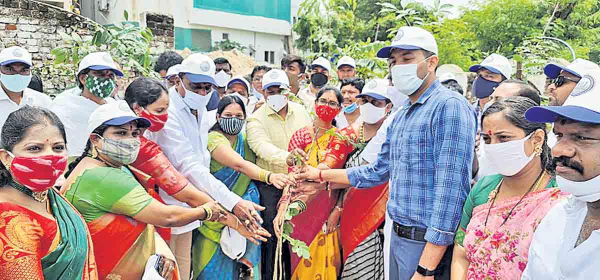 పట్టణాలు..ప్రగతి పథంలో..