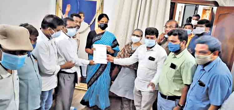 కాంట్రాక్ట్‌ ప్రొఫెసర్ల వేతనాలపై కమిటీ