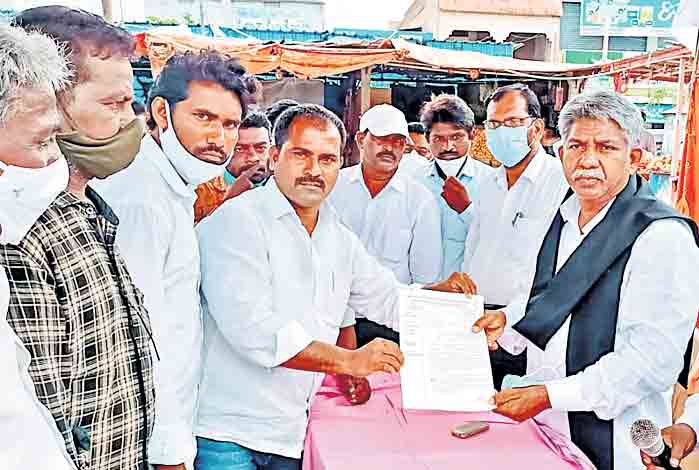 మాదిగల నమ్మక ద్రోహి ఈటల