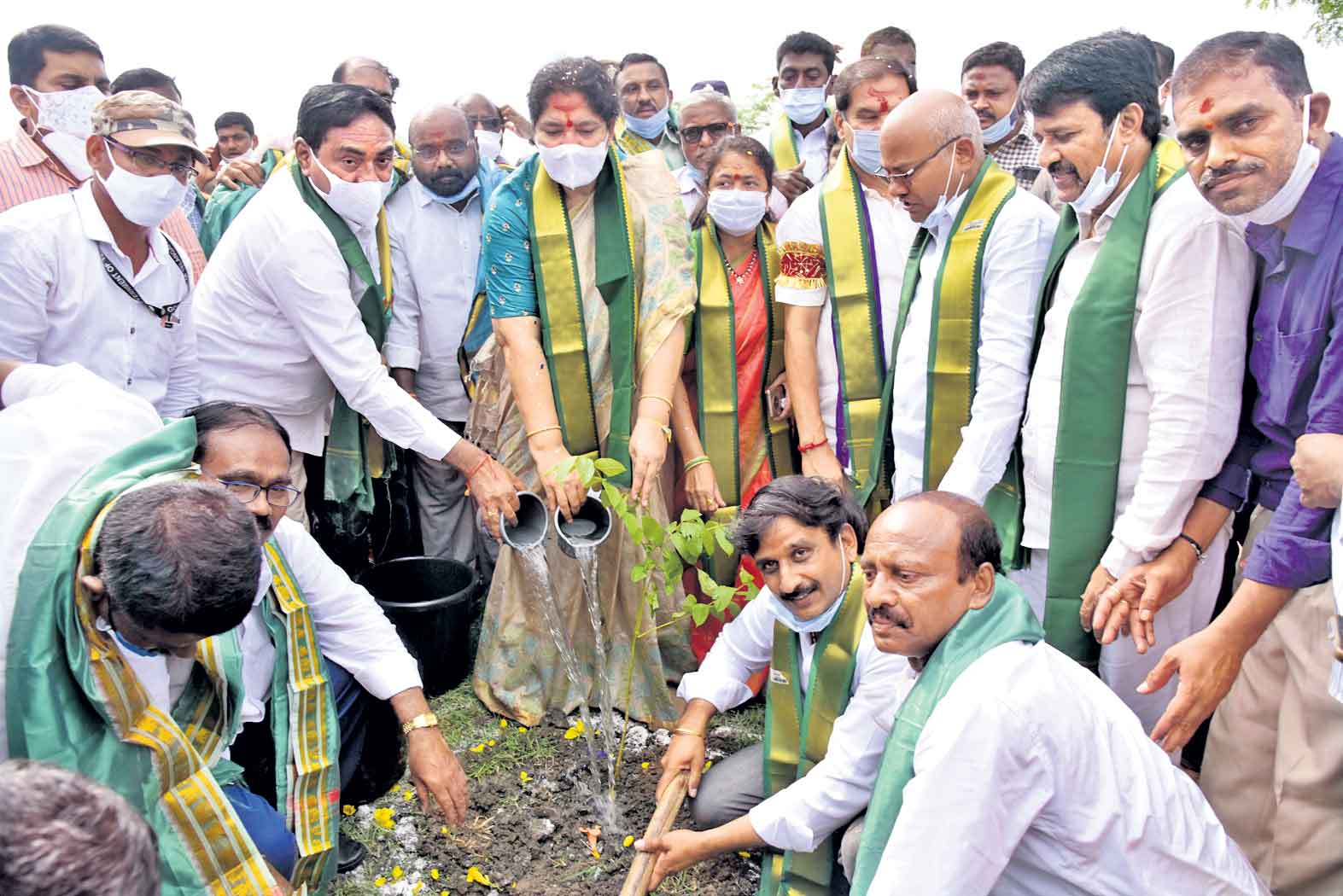 కేంద్రం రూపాయి ఇయ్యలె