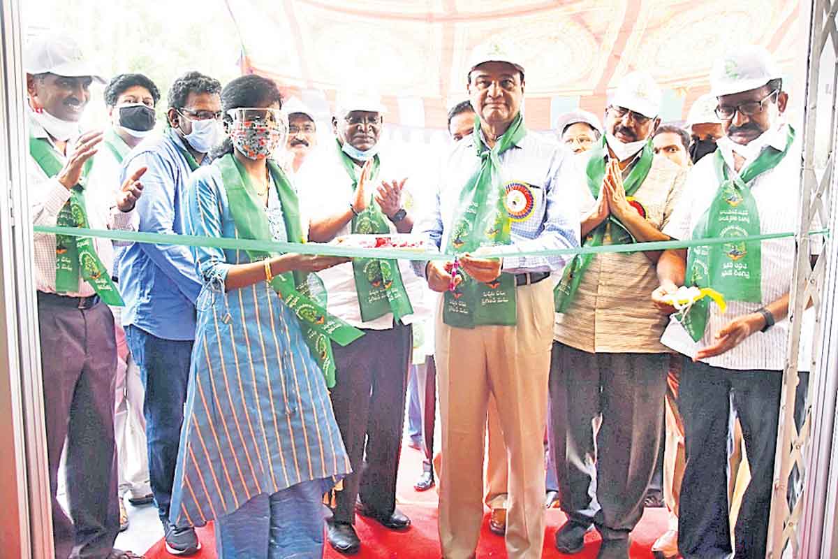 ఐటీ కారిడార్‌కు నిరంతర వెలుగులు