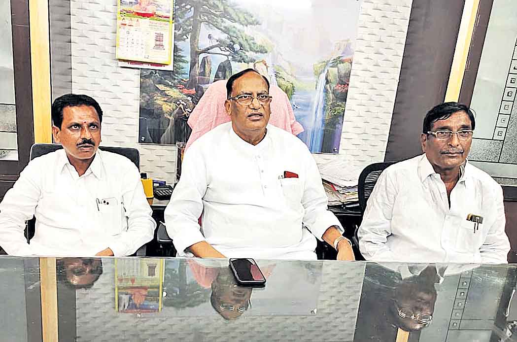 అభివృద్ధిని జీర్ణించుకోలేకే విమర్శలు