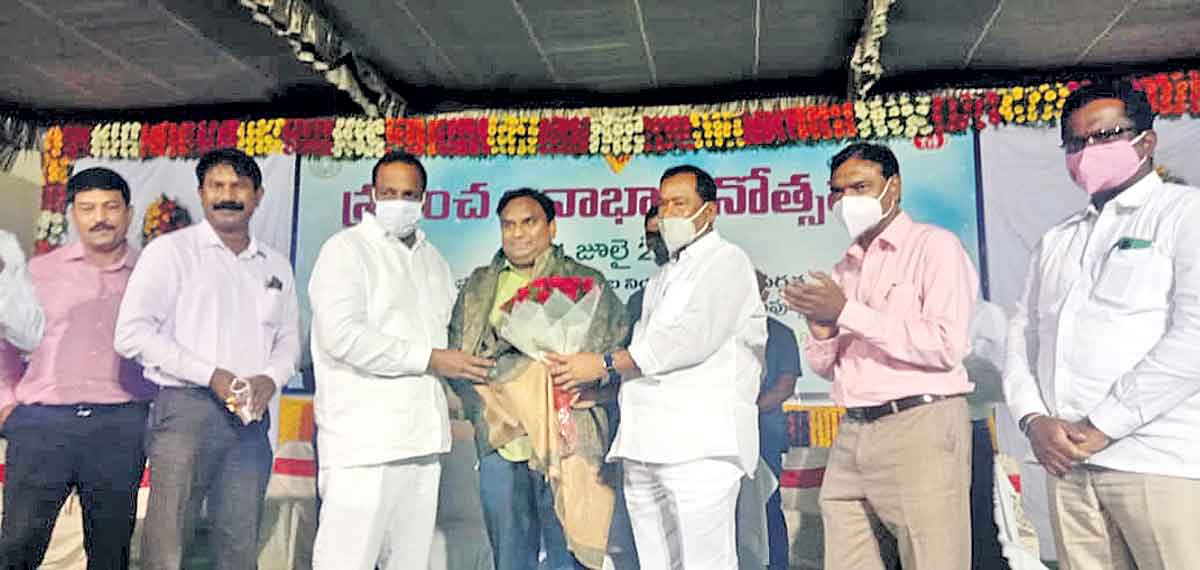 డాక్టర్లు, నర్సులకు రుణపడి ఉండాలి