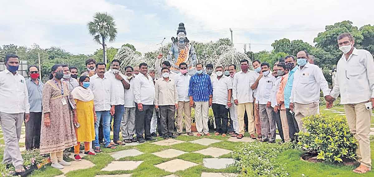 శ్మశానవాటికల్లో మెరుగైన వసతులు