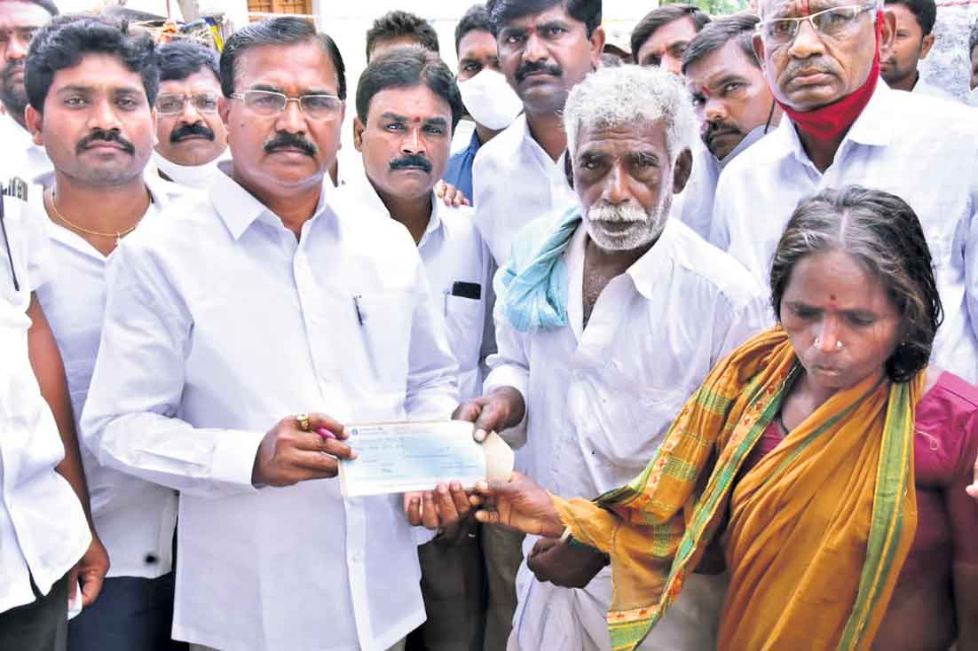 ఆత్మ స్థైర్యంతో బతకాలి