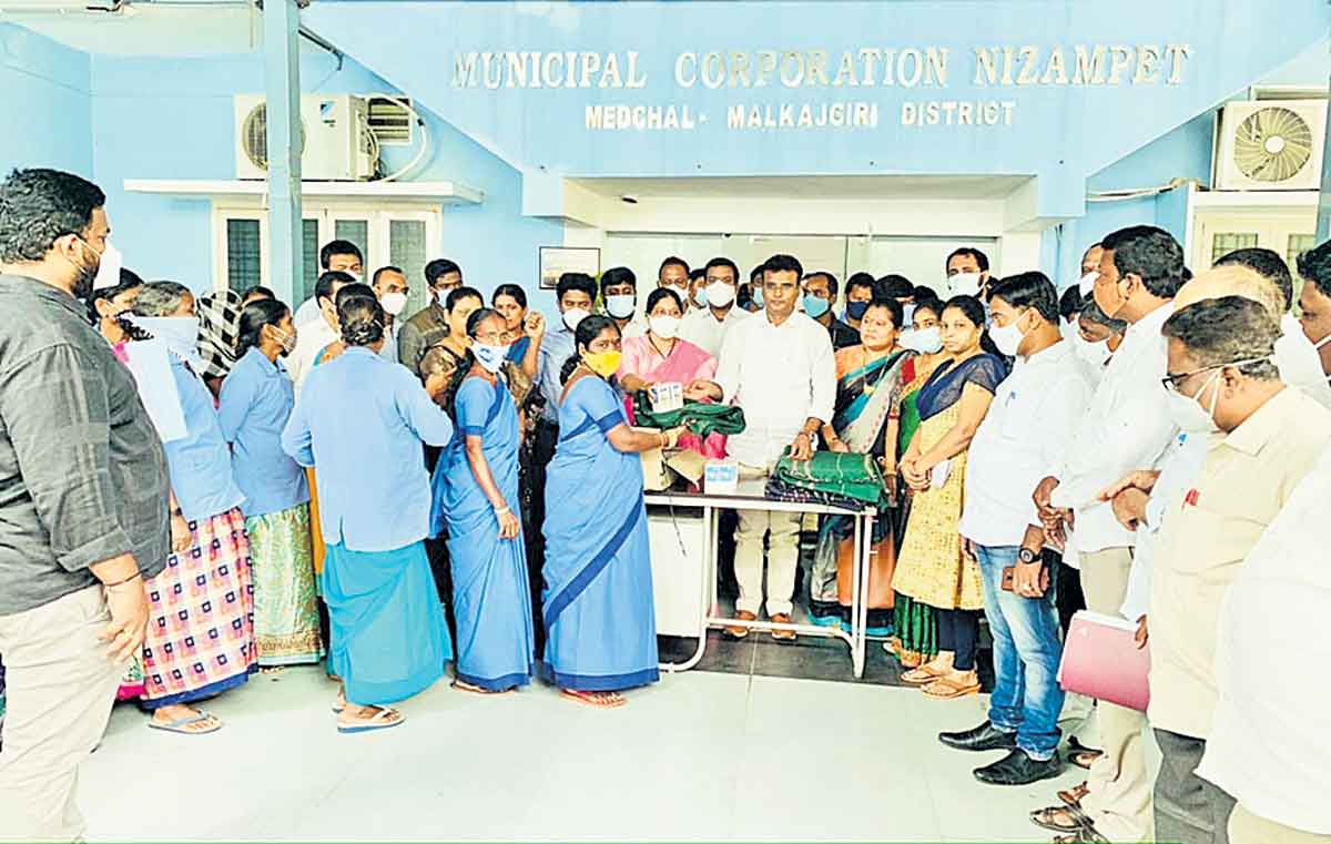 కార్మికుల సంక్షేమానికి ప్రభుత్వం కృషి