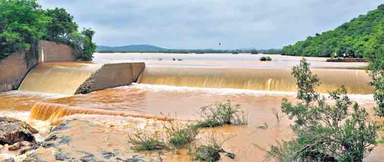 ముసురేసిన తెలంగాణ రాష్ట్రవ్యాప్తంగా వర్షాలు