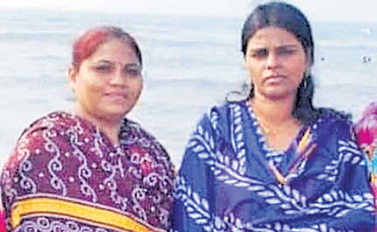 ‘డబుల్‌’ ఇండ్లు ఇప్పిస్తామంటూ..