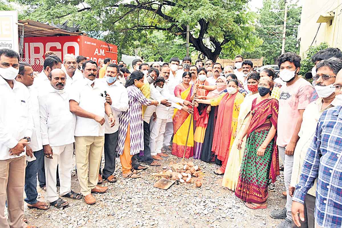 మౌలిక సదుపాయాలు కల్పిస్తాం