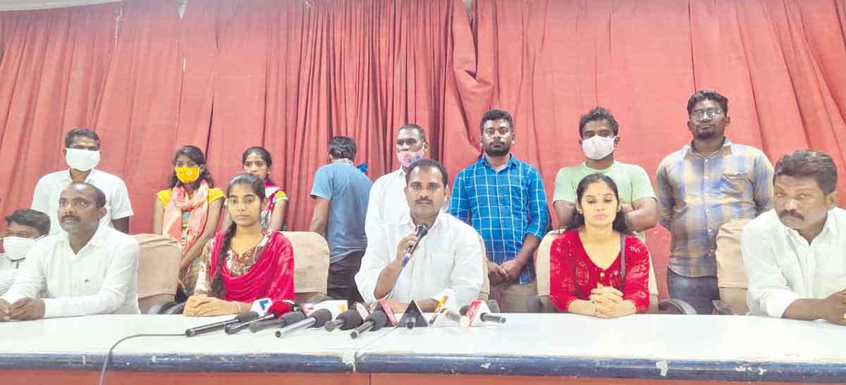 ఈటల అరాచకాలను ప్రజలకు తెలియజేస్తాం