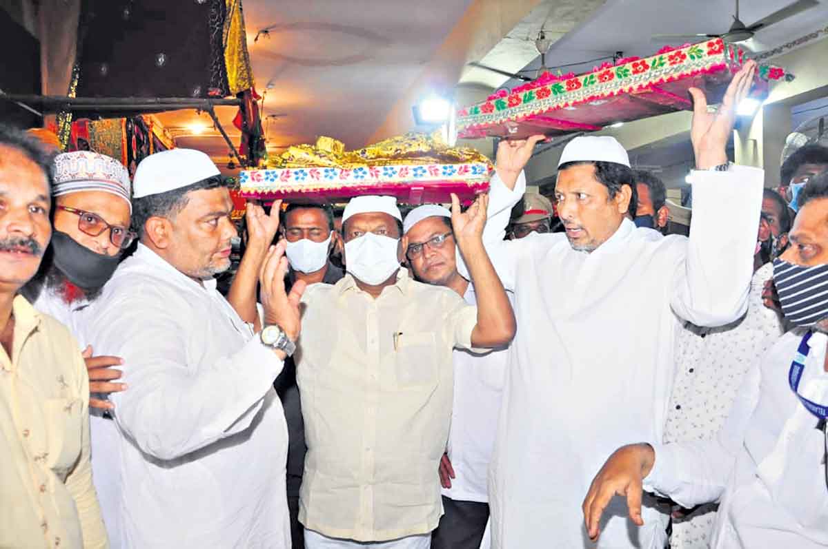 బాబా దర్గాలో ఉర్సు, సందల్‌