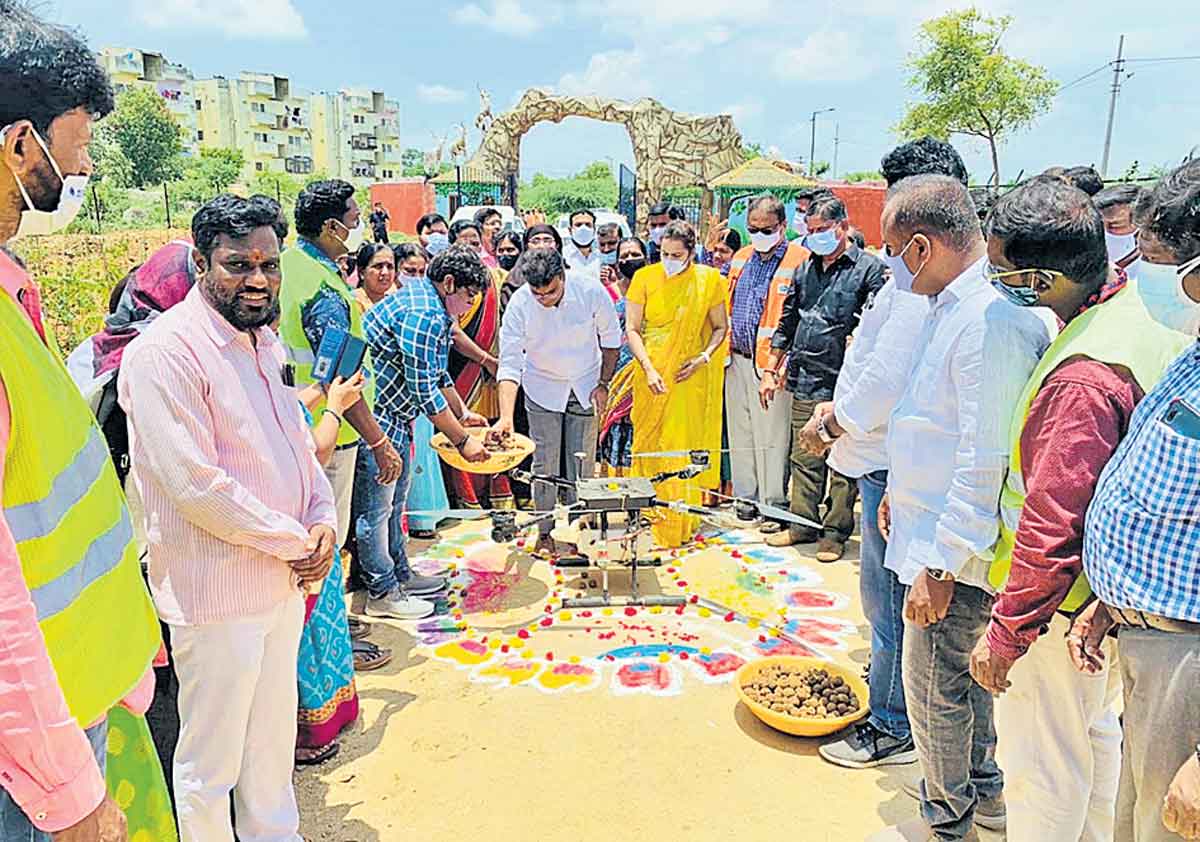 పచ్చదనం పెంపులో డ్రోన్ల వినియోగం