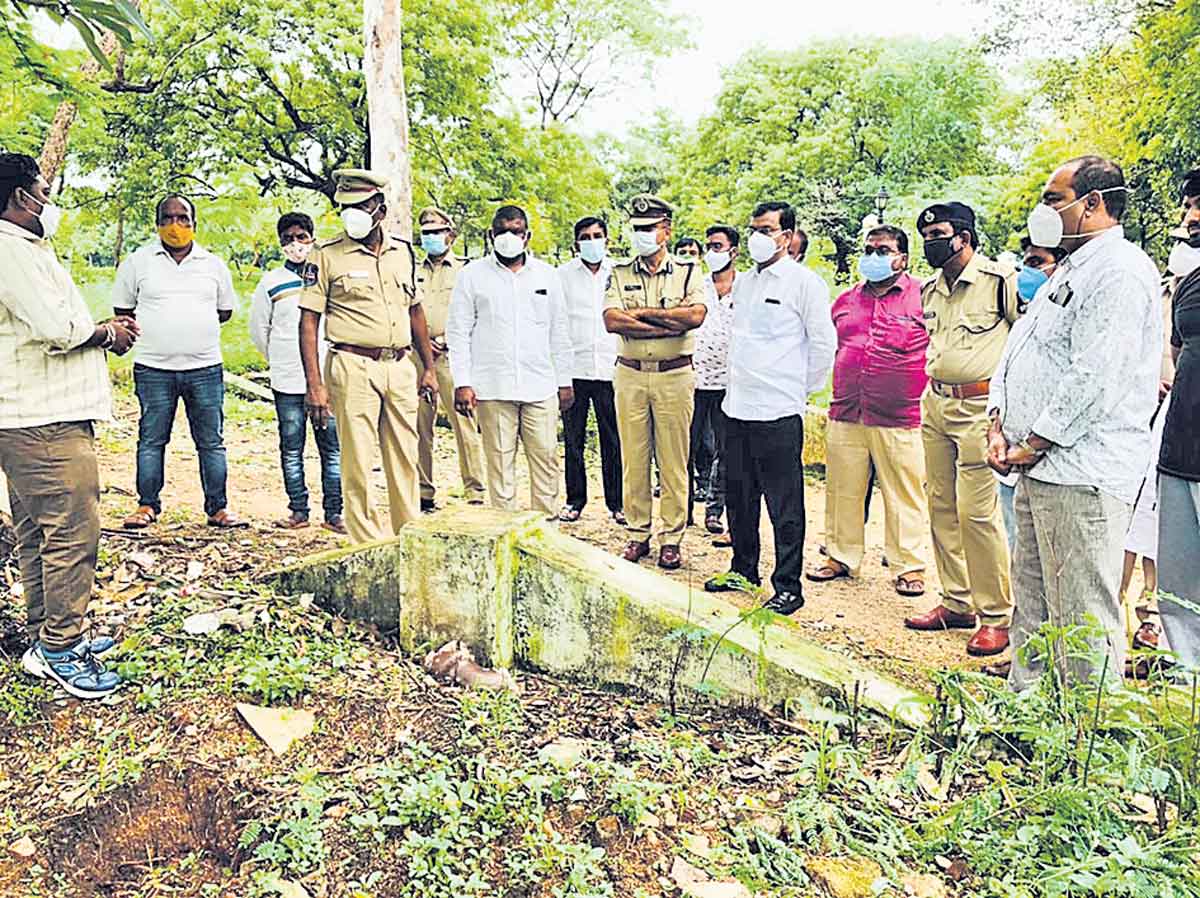 ‘ముక్కోటి వృక్షార్చన’ను విజయవంతం చేయాలి