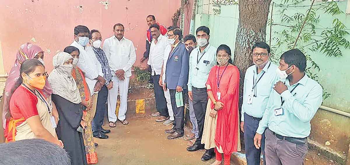 విద్యాలయాలను.. ప్రకృతి వనాలుగా తీర్చిదిద్దుదాం