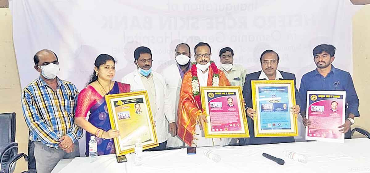 వైద్యులు.. కనిపించే దేవుళ్లు