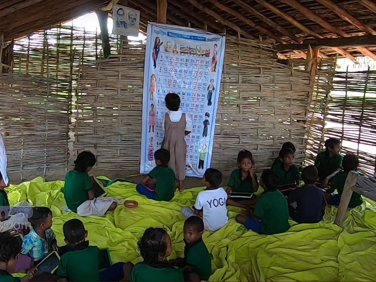 అడ‌వి బిడ్డ‌ల జీవితాల్లో అక్ష‌ర కాంతులు