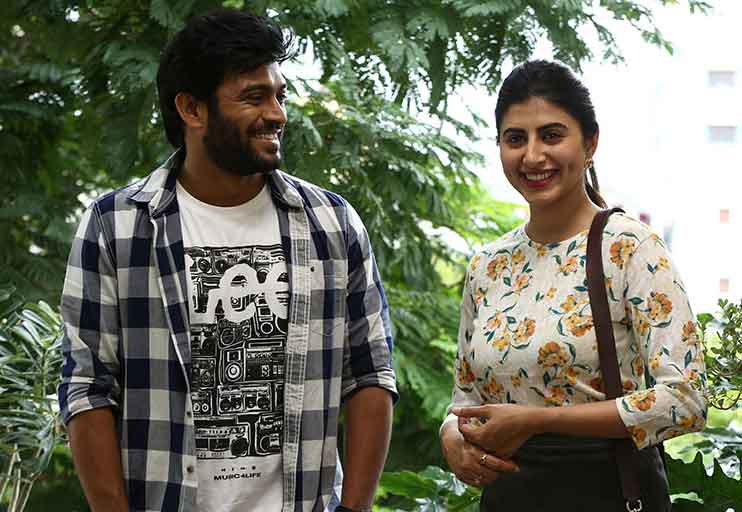 థియేటర్‌లో ‘మెరిసే మెరిసే’