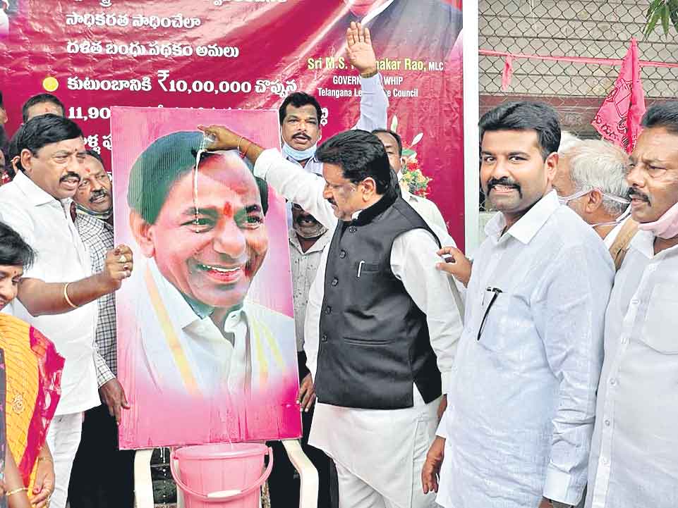 దళితబంధుతో ఎంతో లబ్ధి