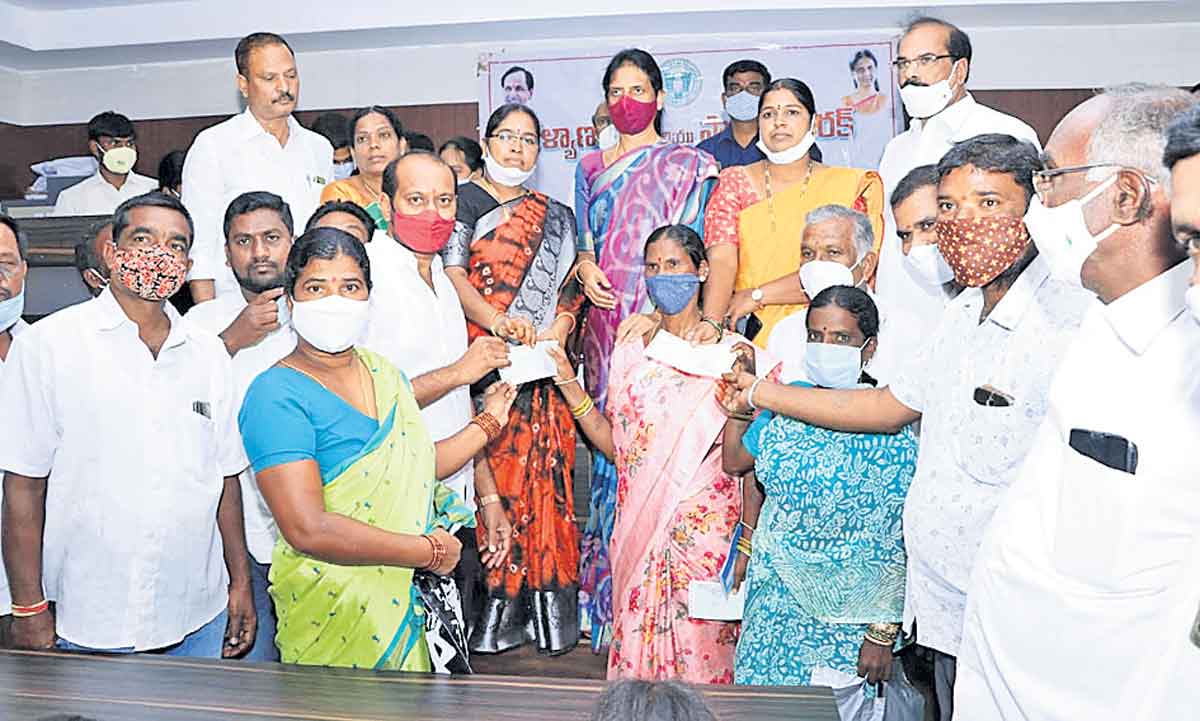 మంచి నీటి సమస్య పరిష్కారానికి 32 కోట్లు