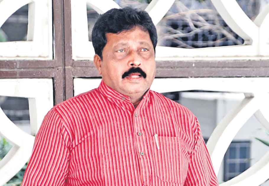 గొర్రెల పంపిణీతో ఎంతో మేలు