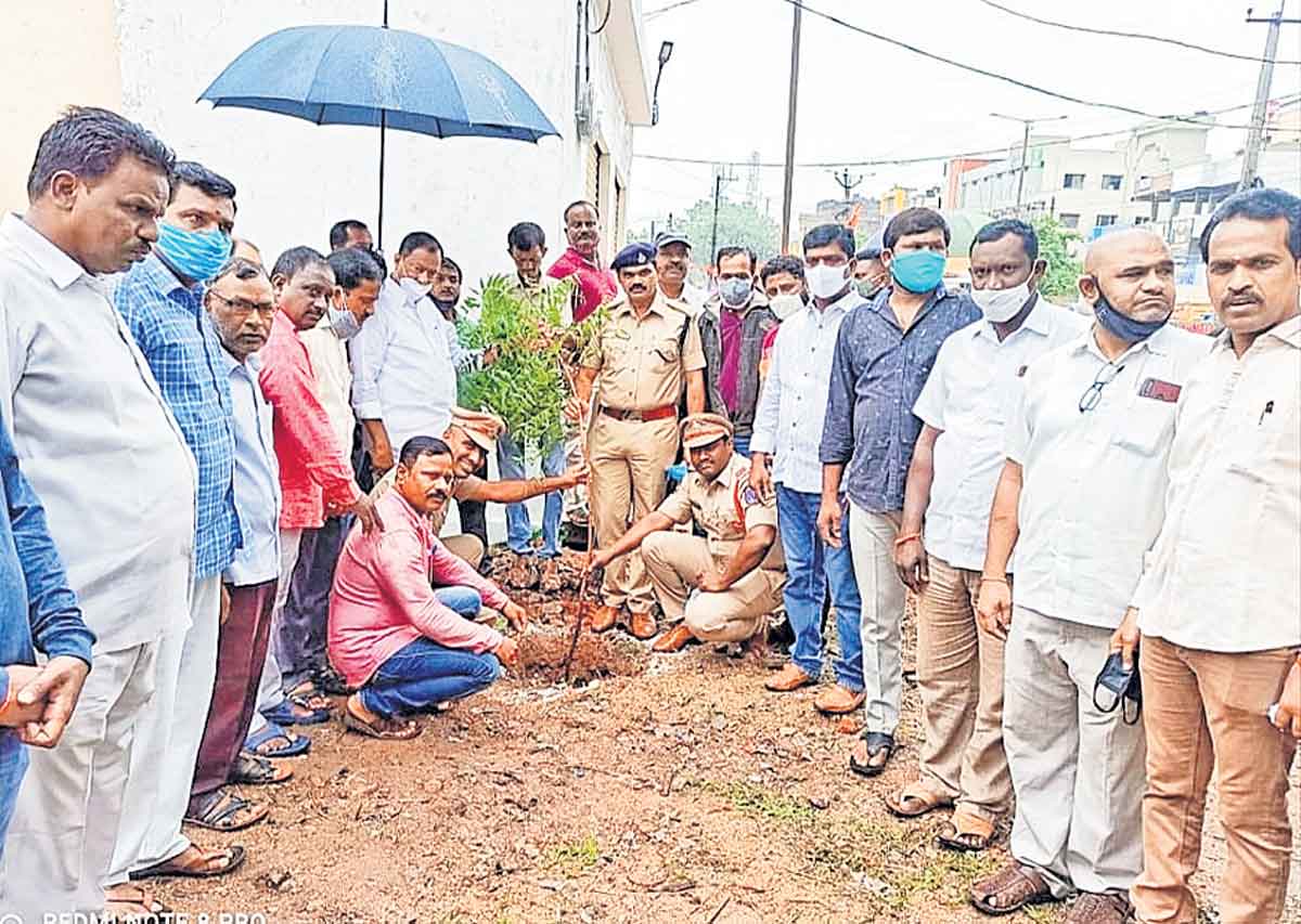 ప్రజల్లో హరిత స్ఫూర్తిని కలిగించాలి