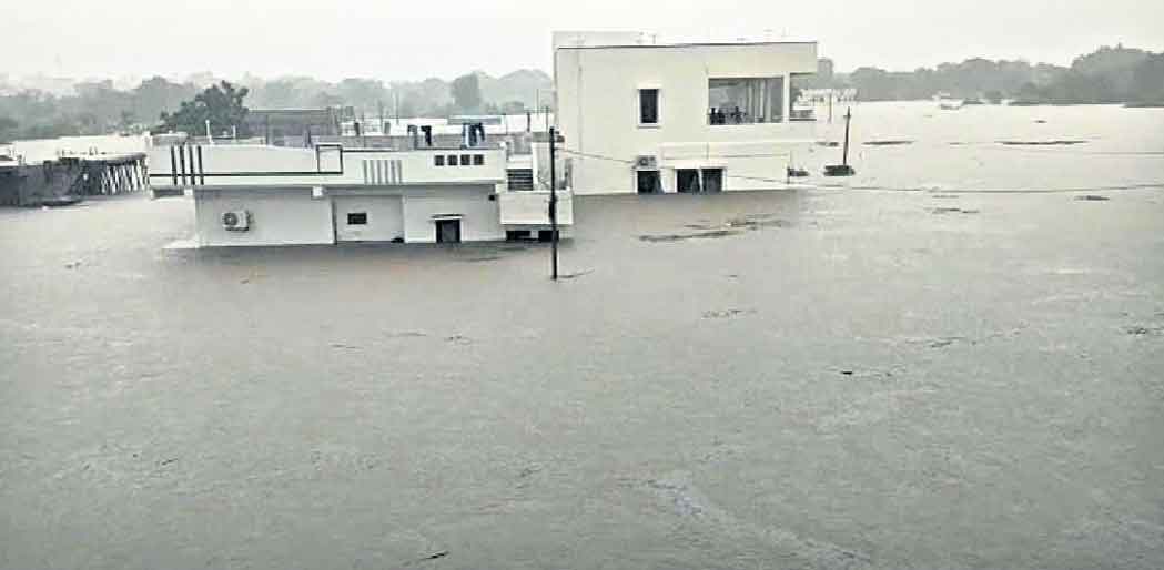 జలదిగ్బంధంలో నిర్మల్‌