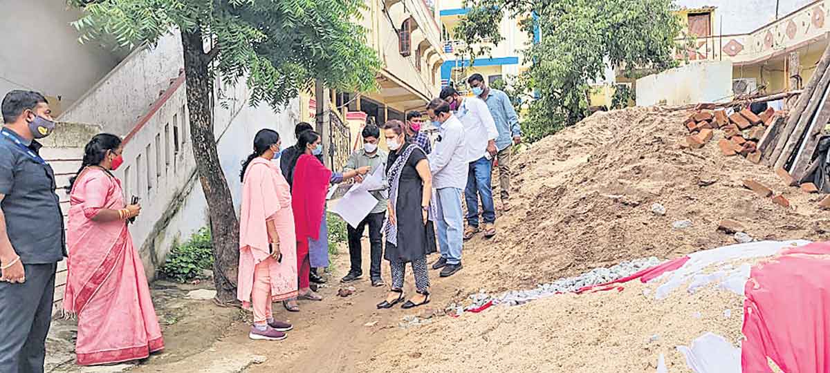 అక్రమ నిర్మాణాలపై కఠిన చర్యలు
