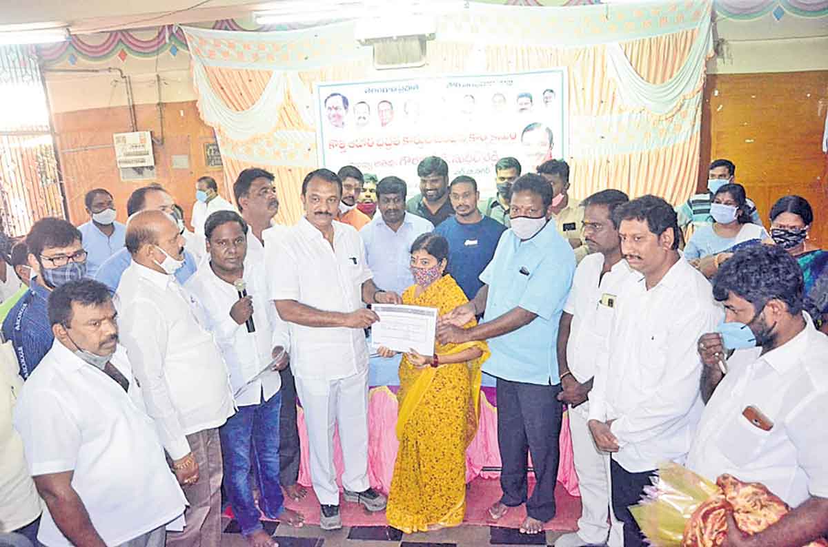 అర్హులందరికీ కొత్త రేషన్‌ కార్డులు