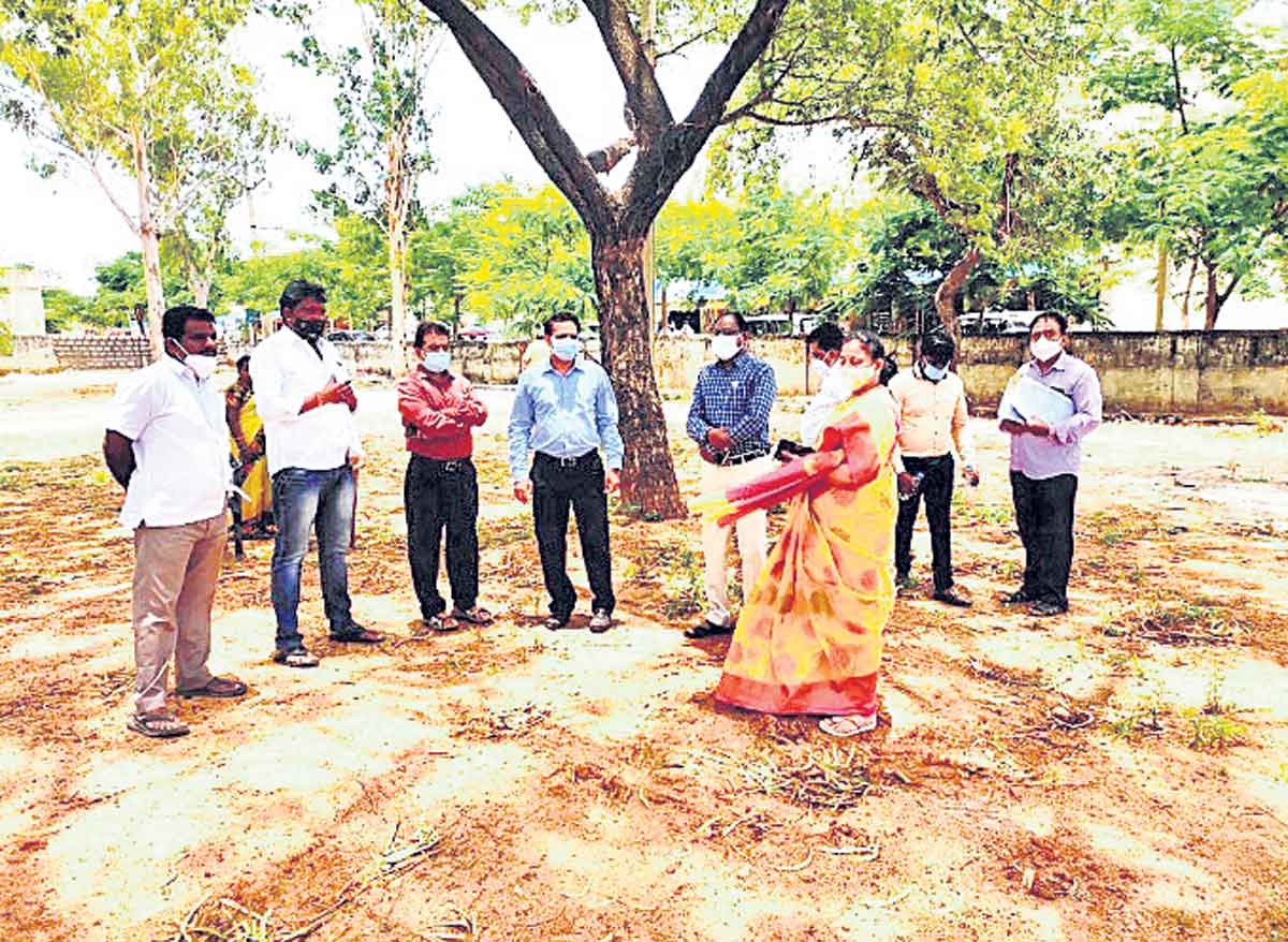 వసతిగృహాలను వినియోగంలోకి తెస్తాం