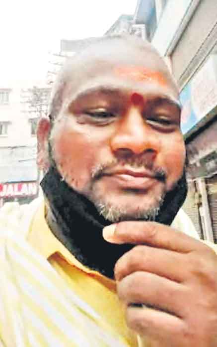 పూజల పేరిట భక్తులకు కుచ్చుటోపీ