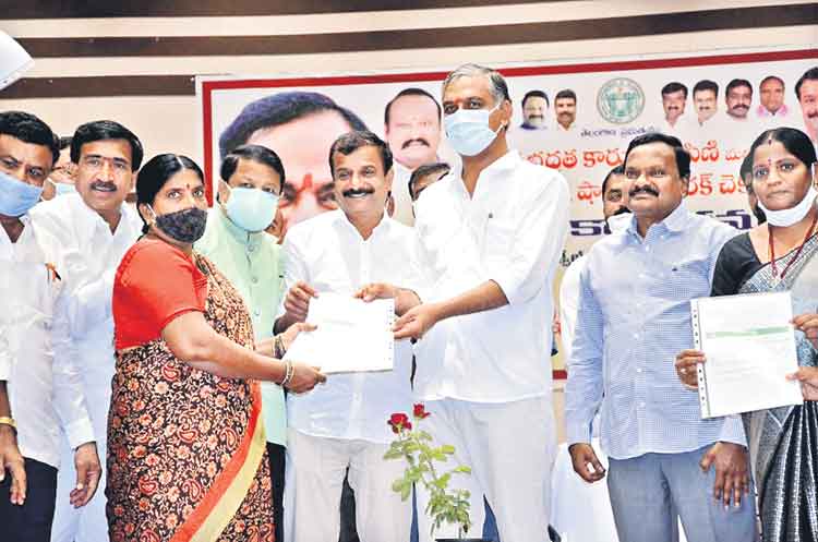బడ్జెట్‌లోనే దళితబంధు