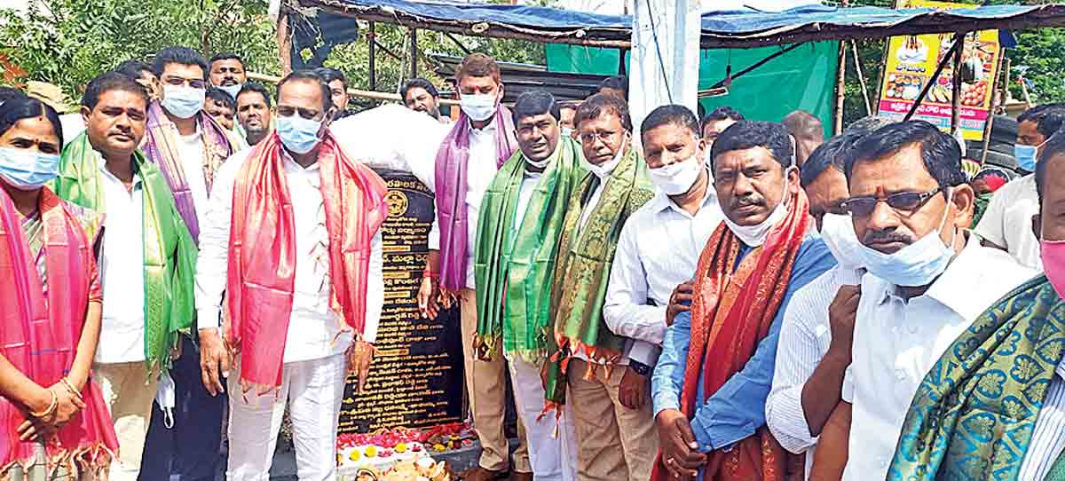 మున్సిపాలిటీల అభివృద్ధికి కృషి