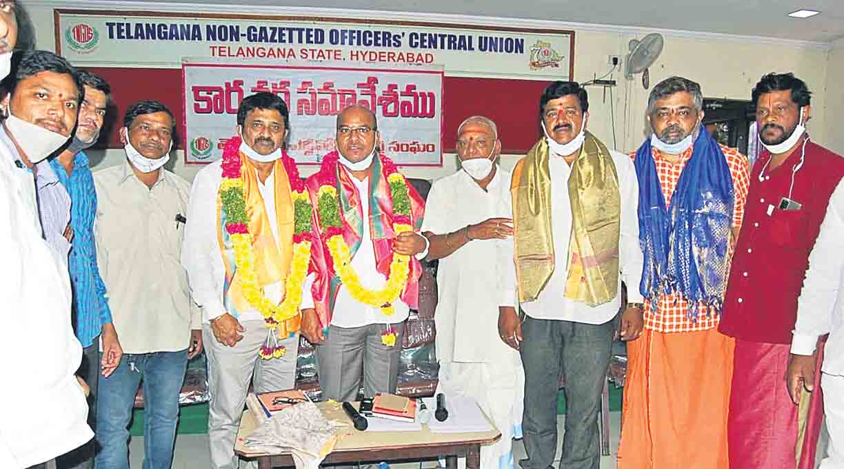 టీఎన్జీవోకు అనుబంధంగా అర్చక ఉద్యోగ జేఏసీ
