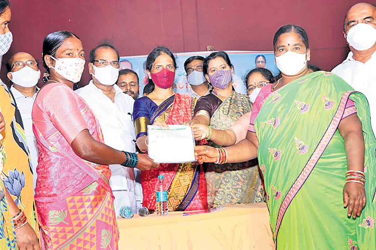 పేదల సంక్షేమానికి కృషి