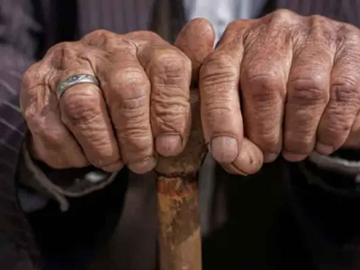 న్యాయం కోసం ఎదురుచూస్తూ చనిపోయిన 108 ఏండ్ల వ్యక్తి