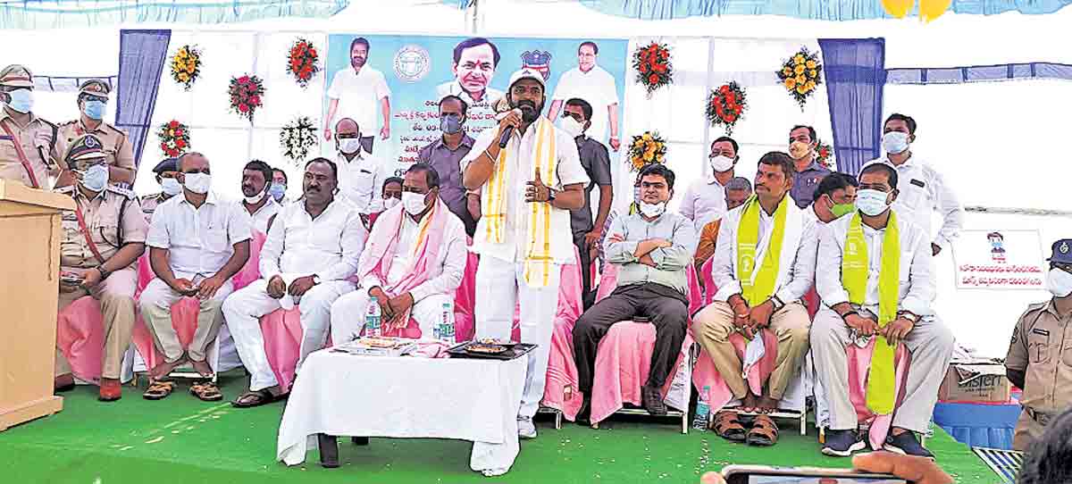 కులవృత్తుల సంక్షేమానికి పెద్దపీట