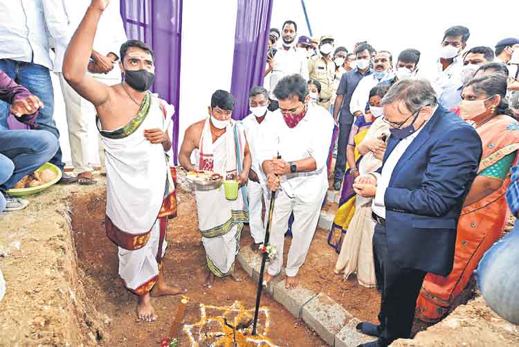 మేడిన్‌ సిరిసిల్ల గార్మెంట్స్‌