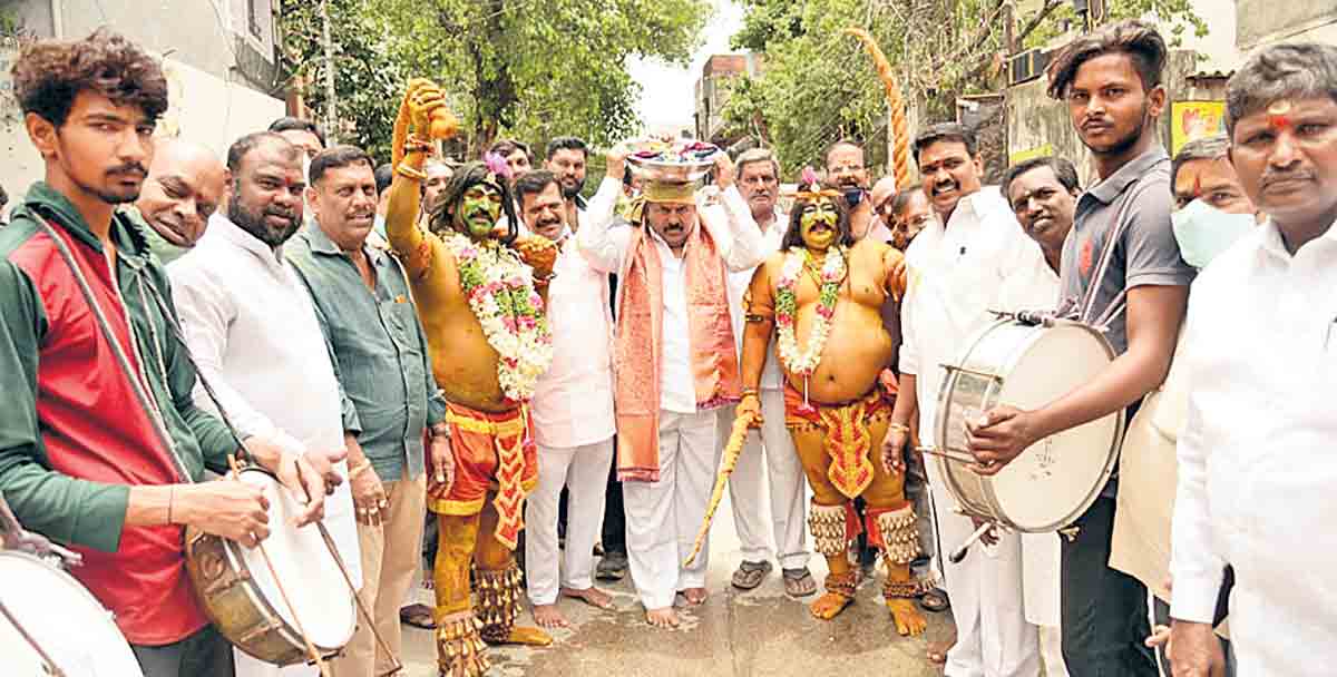 రూ 1.4 కోట్లతో బోనాలకు ఏర్పాట్లు