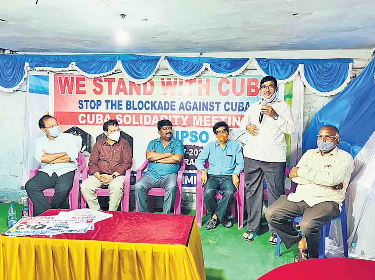 క్యూబాకు అండగా నిలుద్దాం