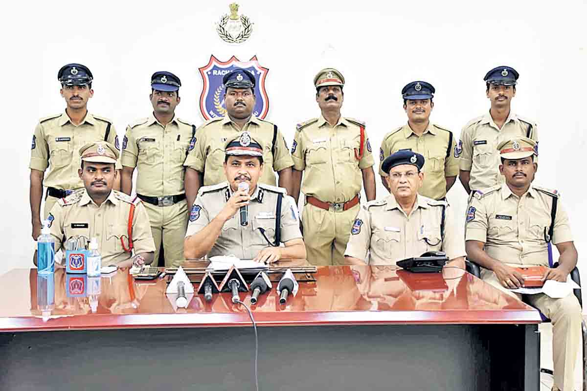 గిఫ్ట్‌ప్యాక్‌ల పేరుతో అమాయకులకు వల