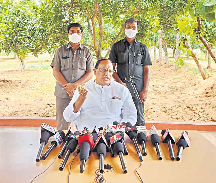 రేవంత్‌ది బ్లాక్‌మెయిల్‌ రాజకీయం