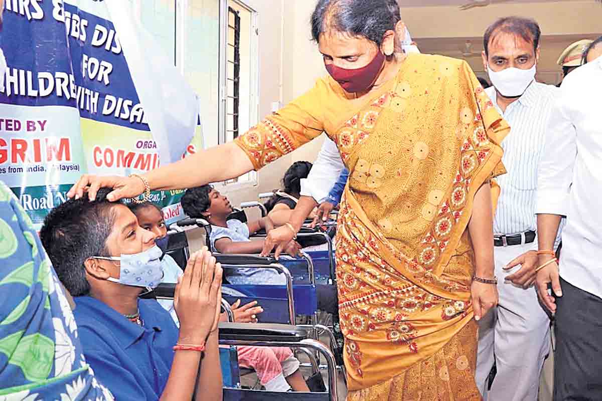 స్వచ్ఛంద సంస్థల సేవలు అభినందనీయం