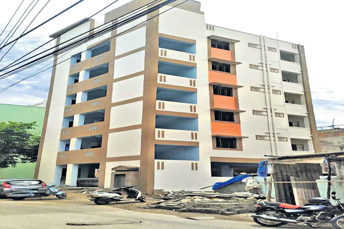 మెరిసిపోతున్న జీకే కాలనీ