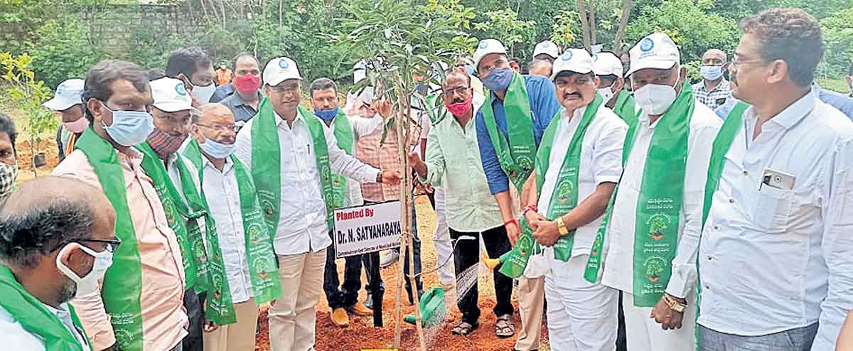 పర్యావరణాన్ని పరిరక్షించాలి