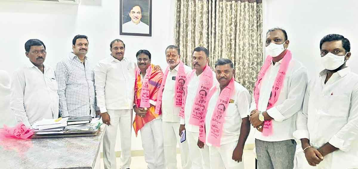 సంక్షేమ పథకాలకు ఆకర్షితులై చేరికలు