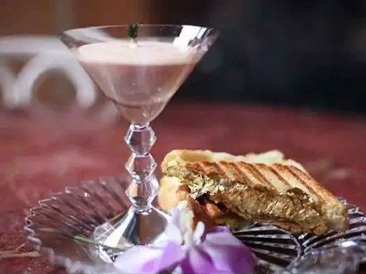 ఈ శాండ్‌విచ్‌ చాలా కాస్లీ గురూ!